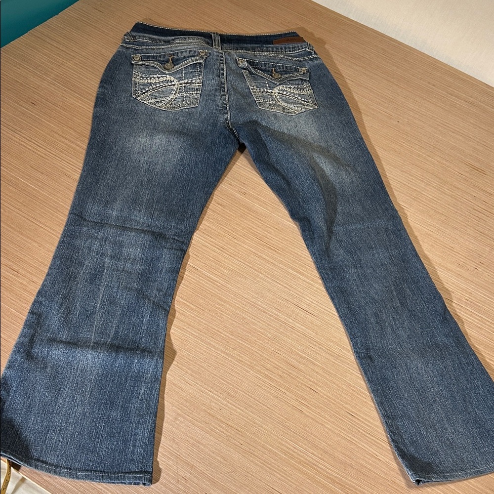 Wallflower Women's Dark Blue Flare Jeans Size 9 Juniors - Picture 2 of 6